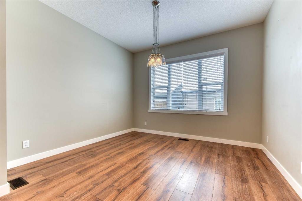 115 Legacy Glen Row SE