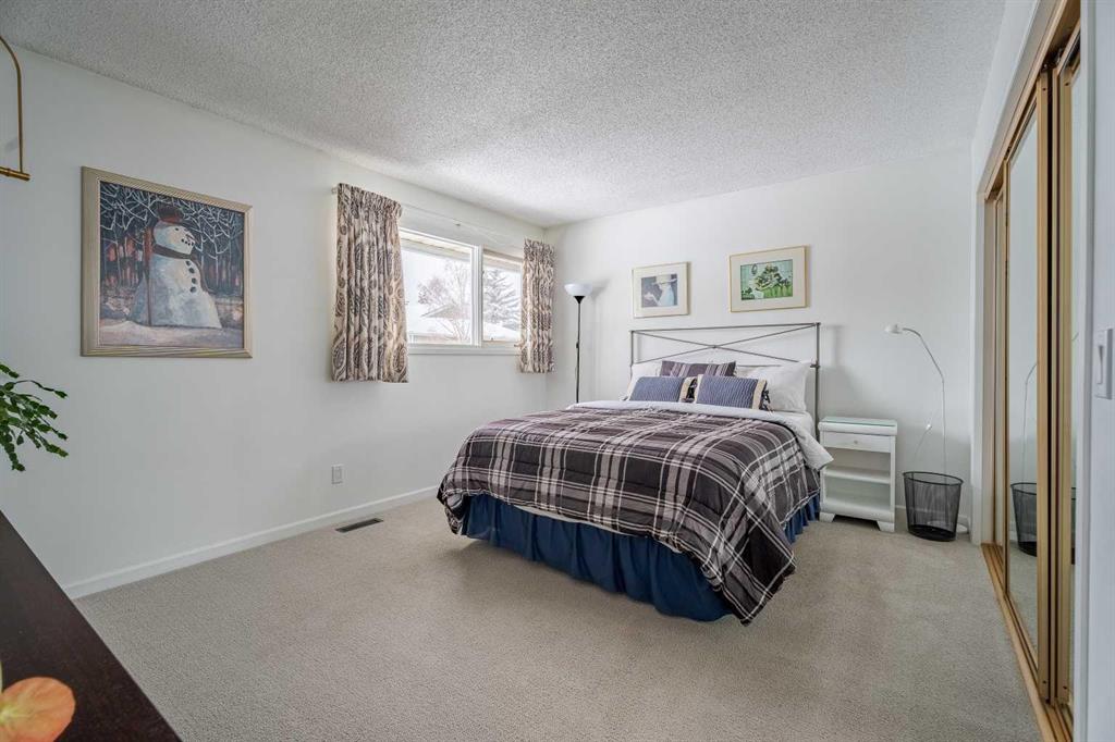 8 Woodmeadow Close SW