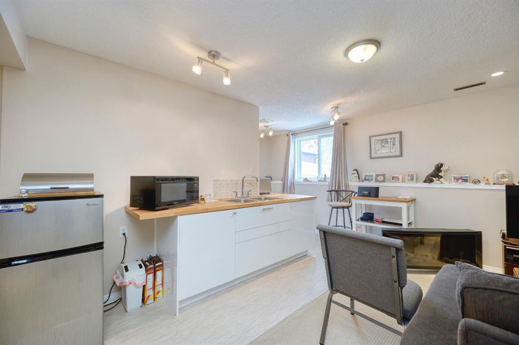 7 Sunset Crescent