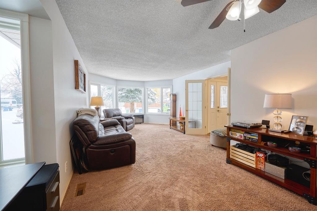 7 Sunset Crescent