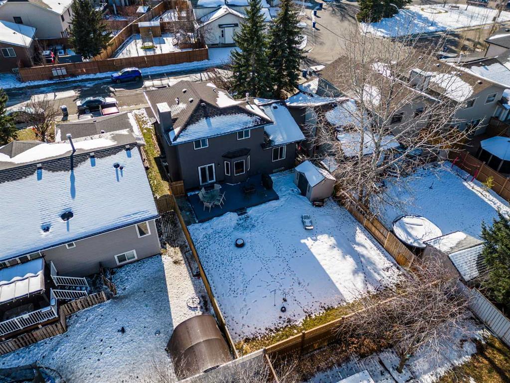 44 Waterstone Crescent SE