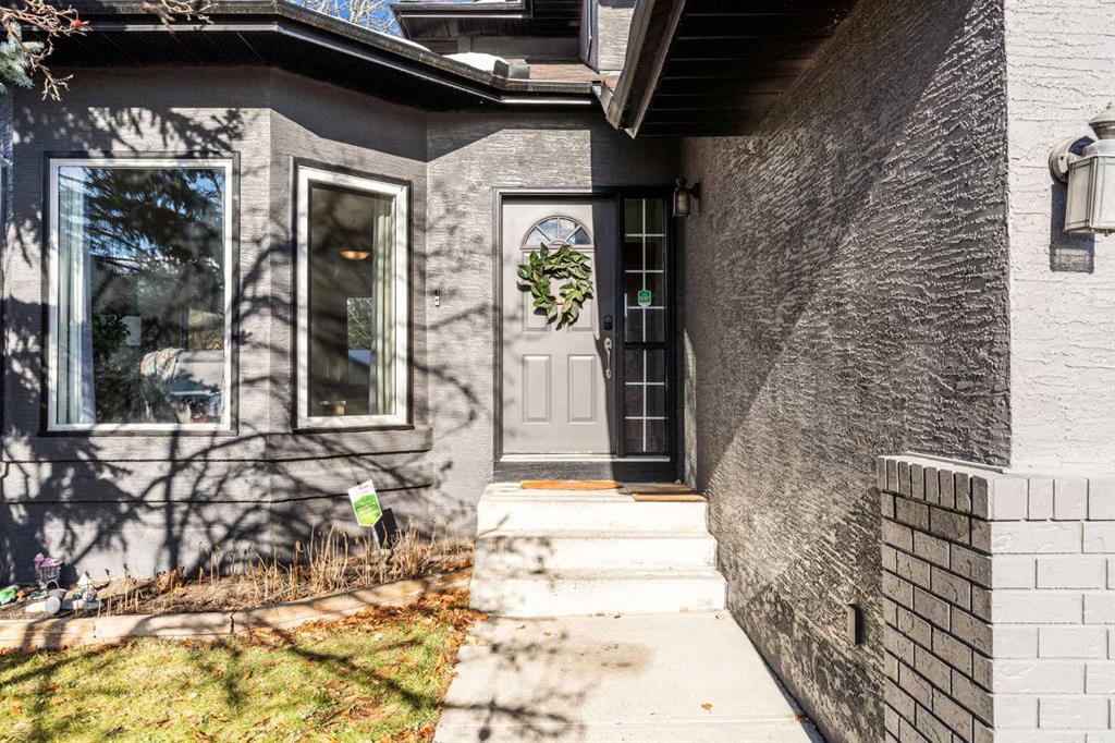 44 Waterstone Crescent SE