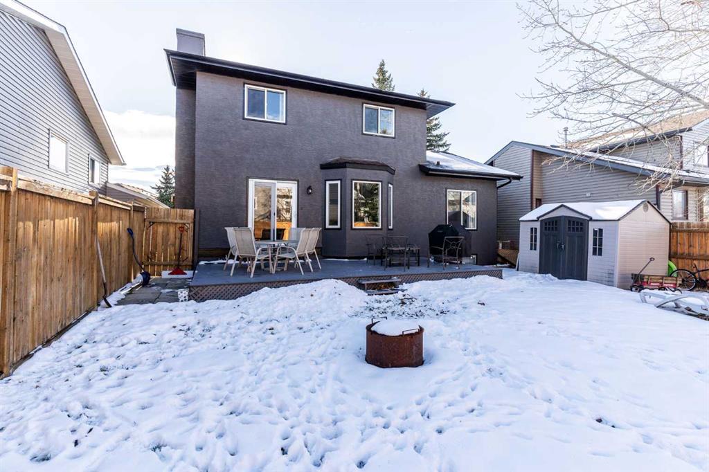 44 Waterstone Crescent SE