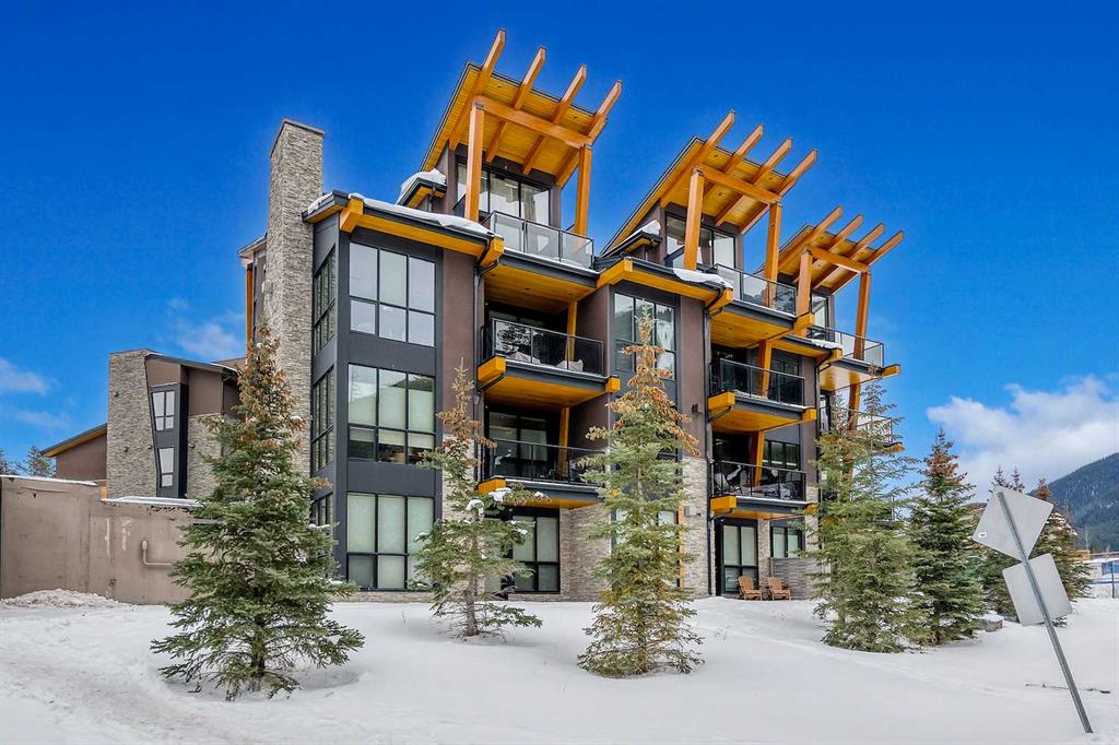 101 Stewart Creek Rise, #822