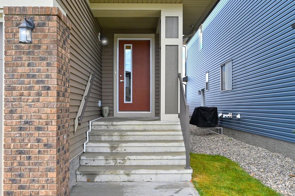 484 Chinook Gate Square SW