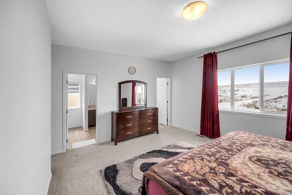 484 Chinook Gate Square SW