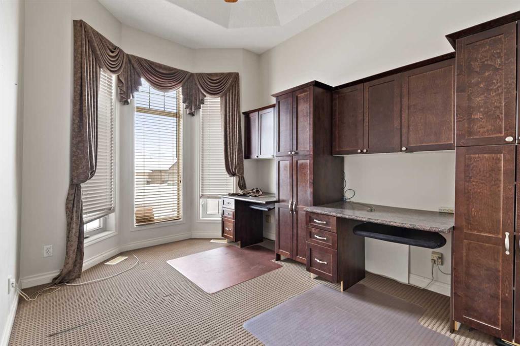 34 Sherwood Court NW