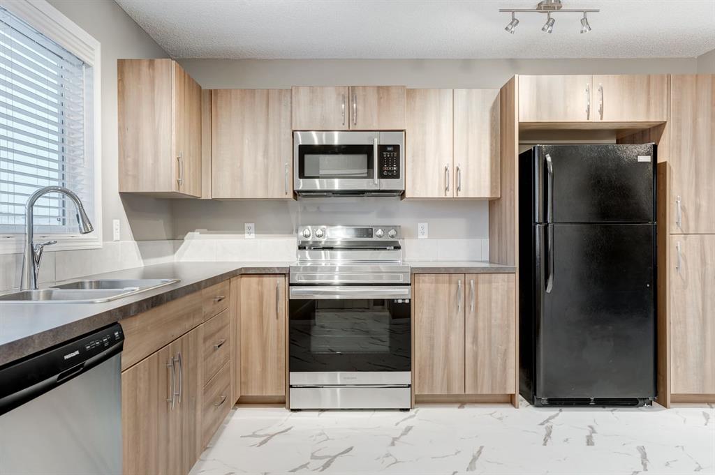 504 River Heights Green