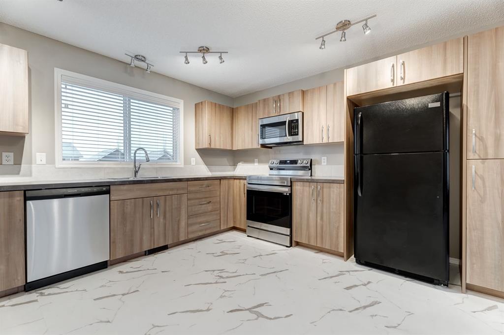 504 River Heights Green