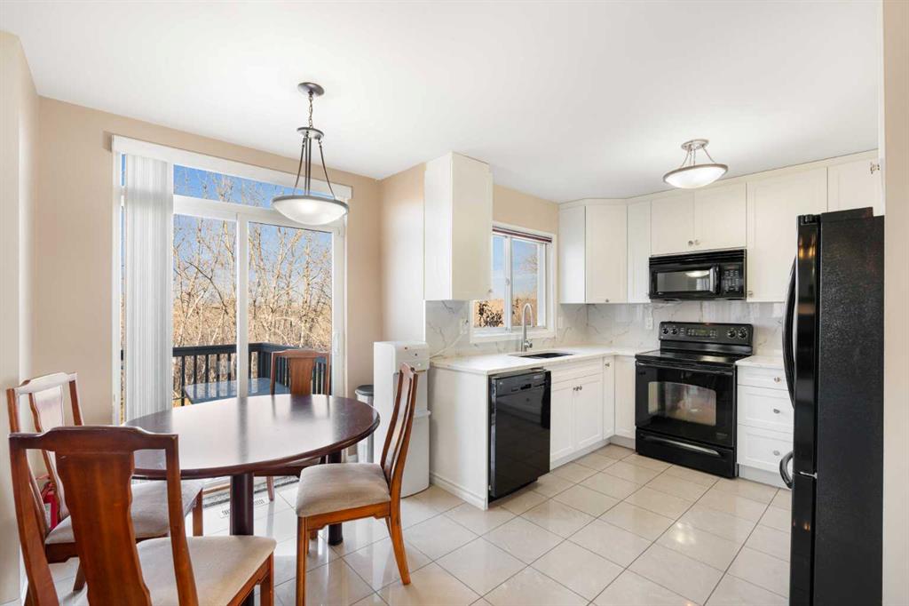 131 Riverside Way SE