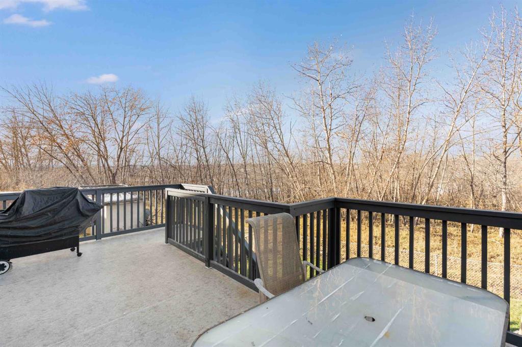 131 Riverside Way SE