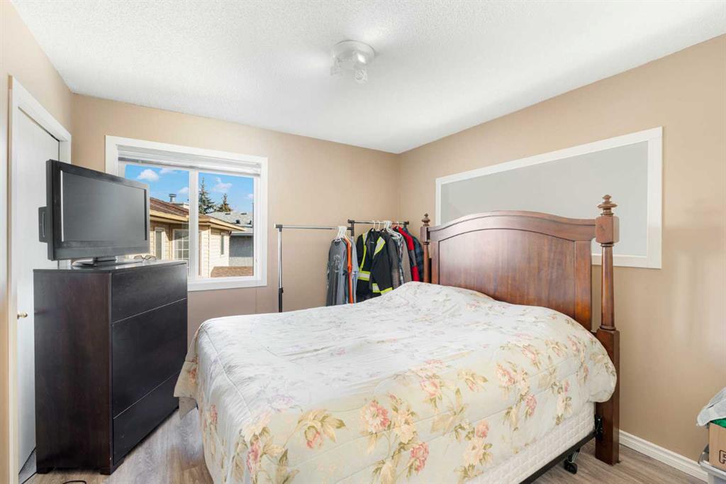 131 Riverside Way SE