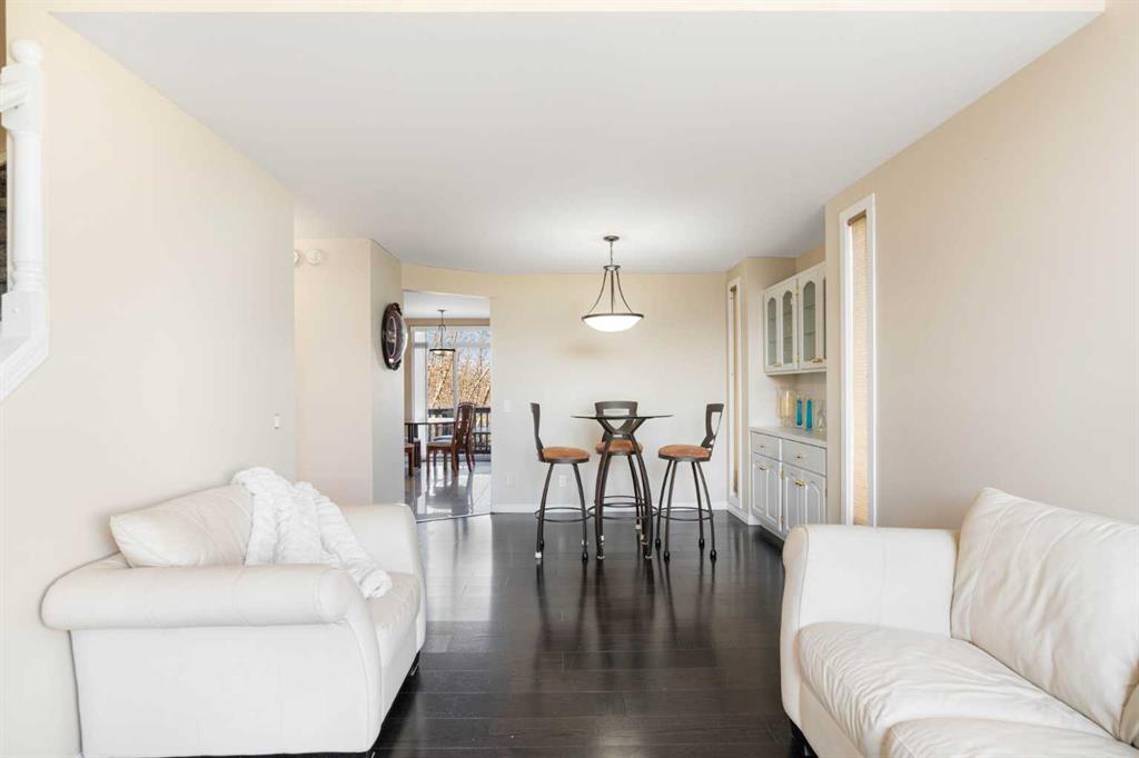 131 Riverside Way SE