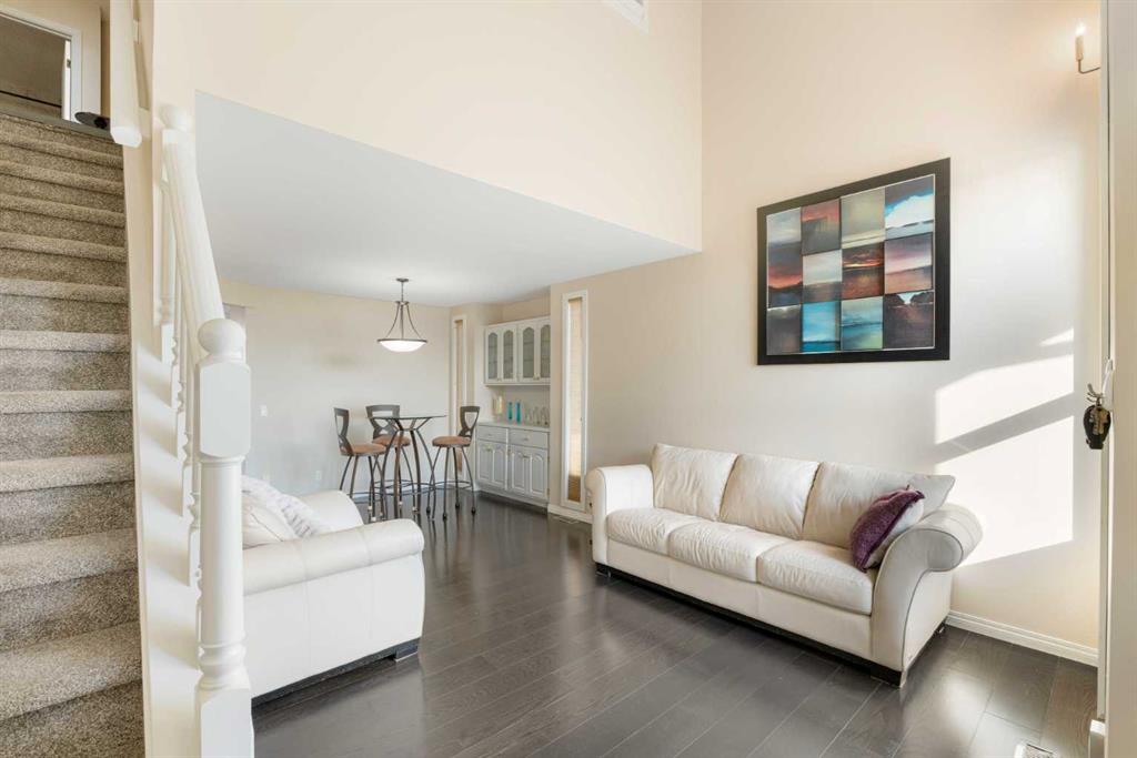 131 Riverside Way SE
