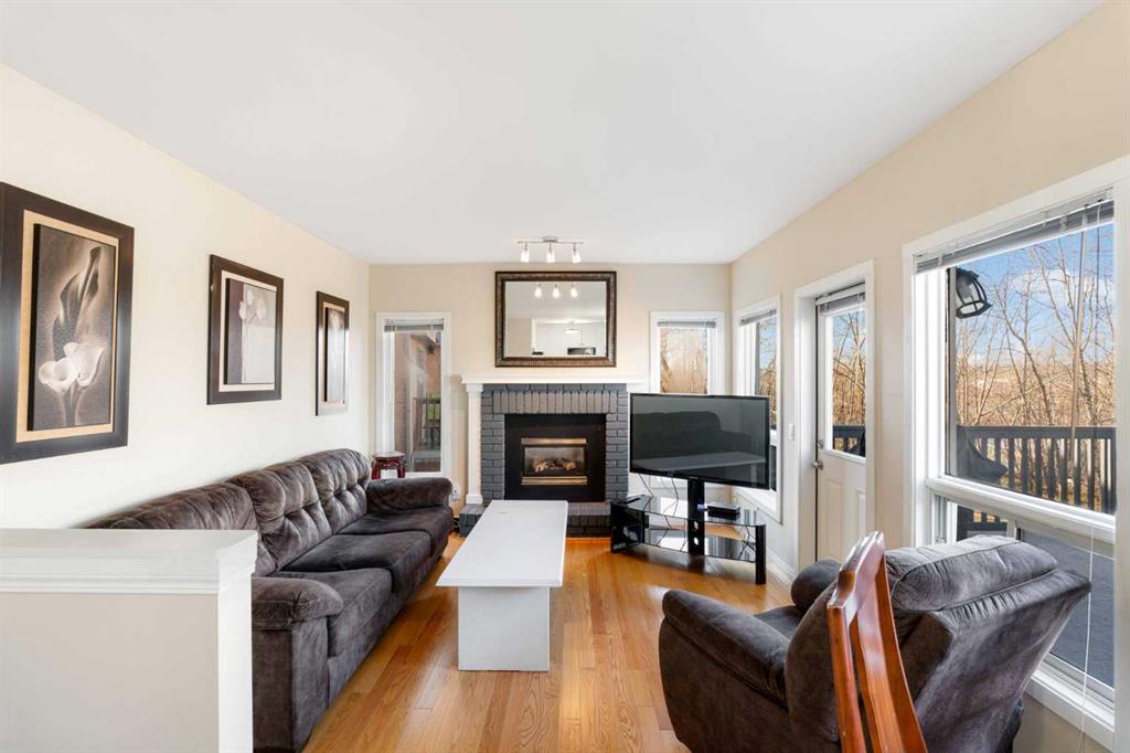 131 Riverside Way SE