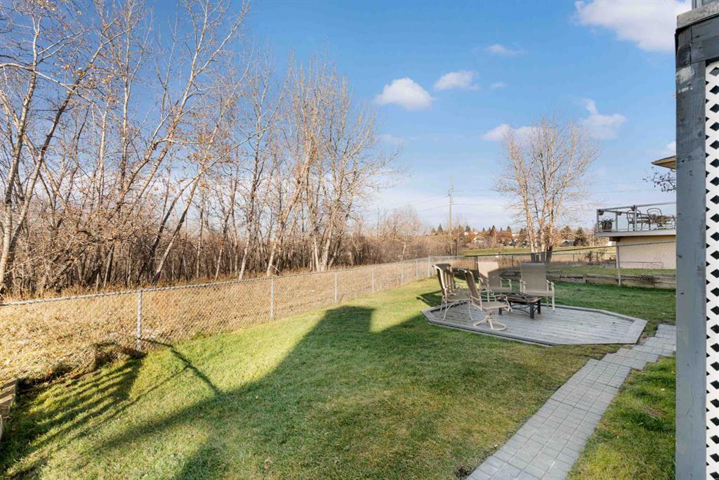 131 Riverside Way SE