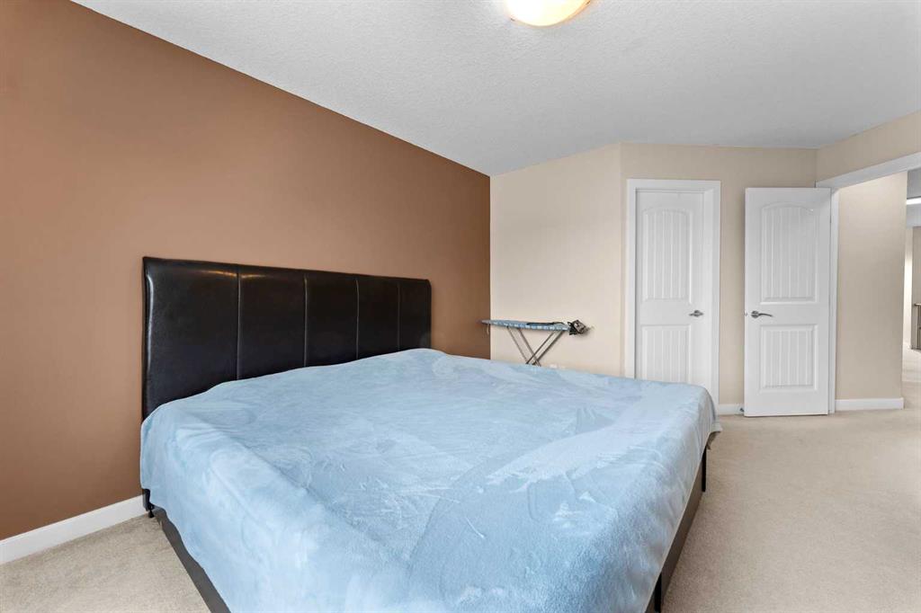 40 Saddlelake Gardens NE