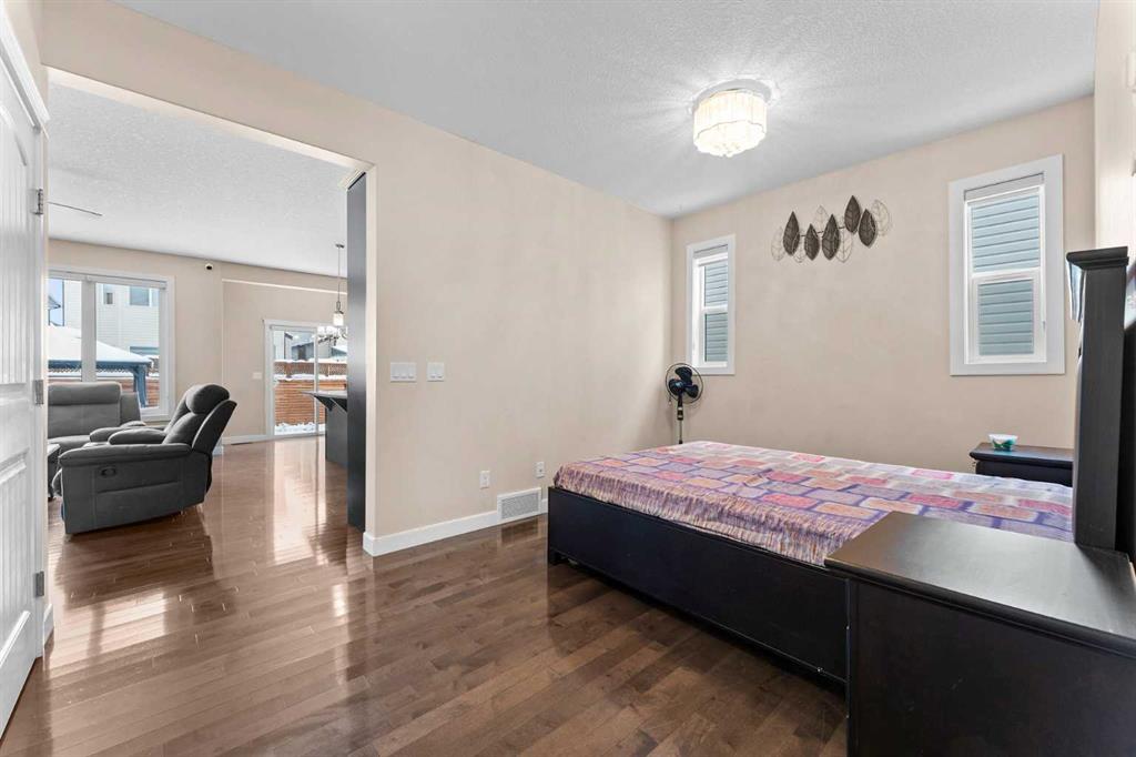 40 Saddlelake Gardens NE