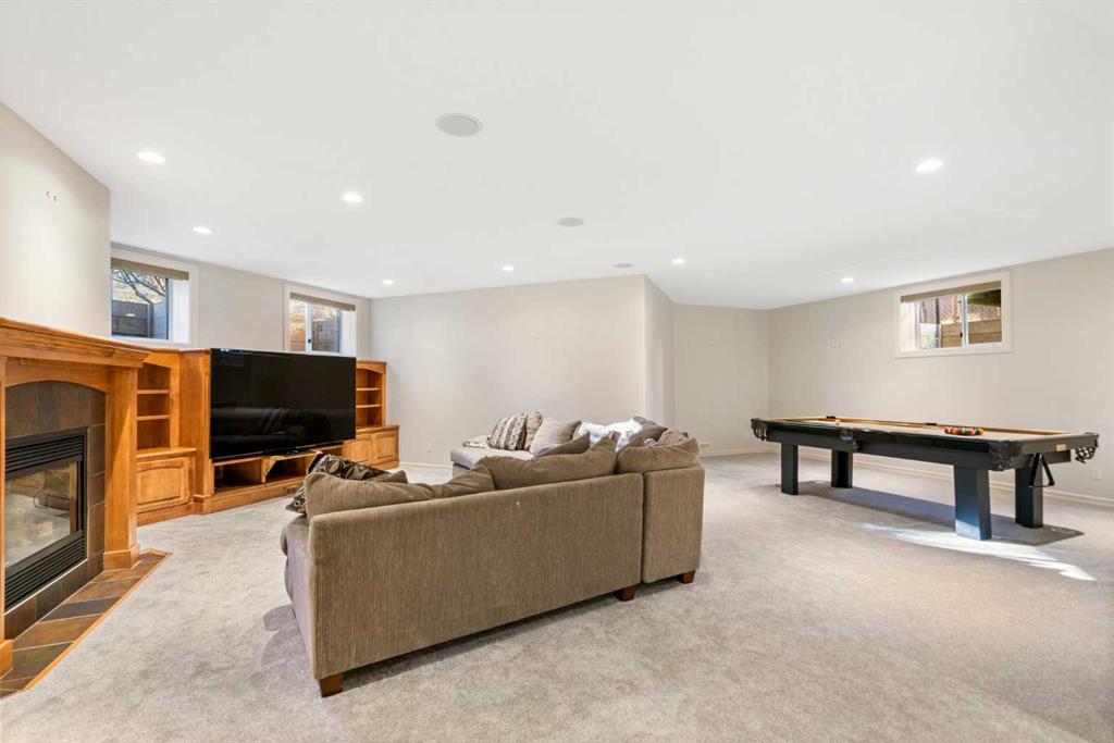 75 Hamptons Close NW