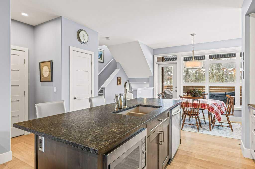 401 riva Place