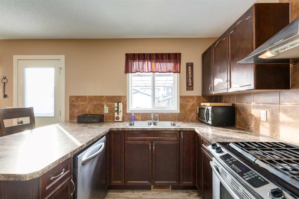 2469 Ravenswood View SE