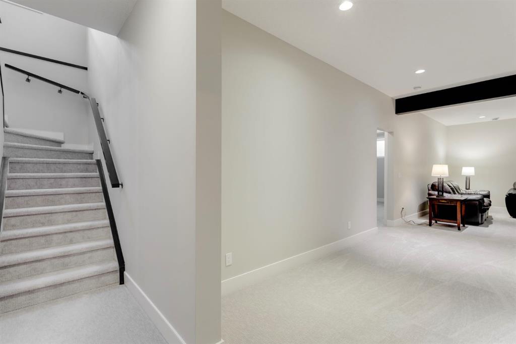 184 Cranbrook Drive SE