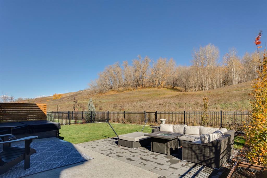 184 Cranbrook Drive SE