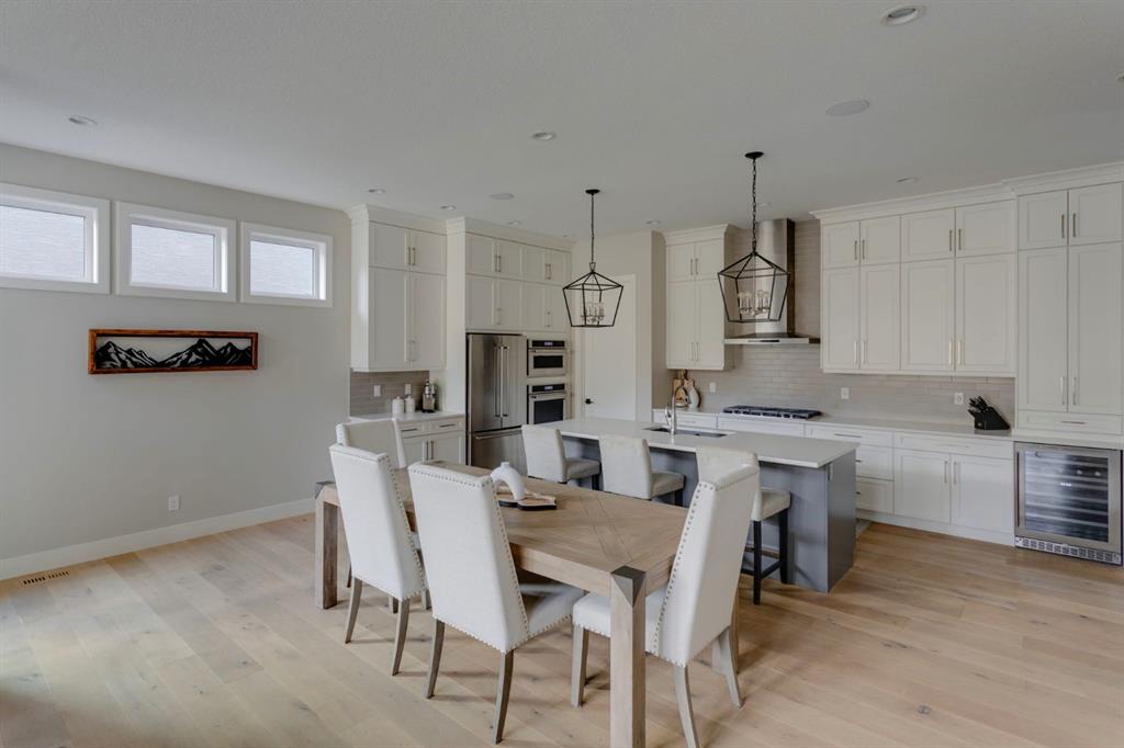 184 Cranbrook Drive SE