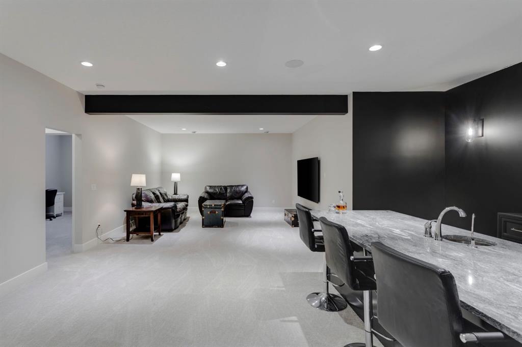 184 Cranbrook Drive SE