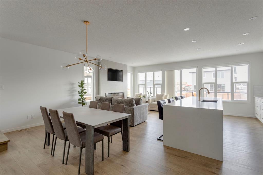 33 Cranbrook Manor SE