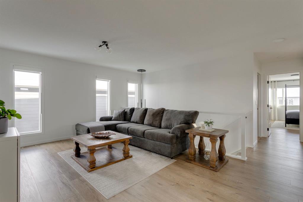 33 Cranbrook Manor SE