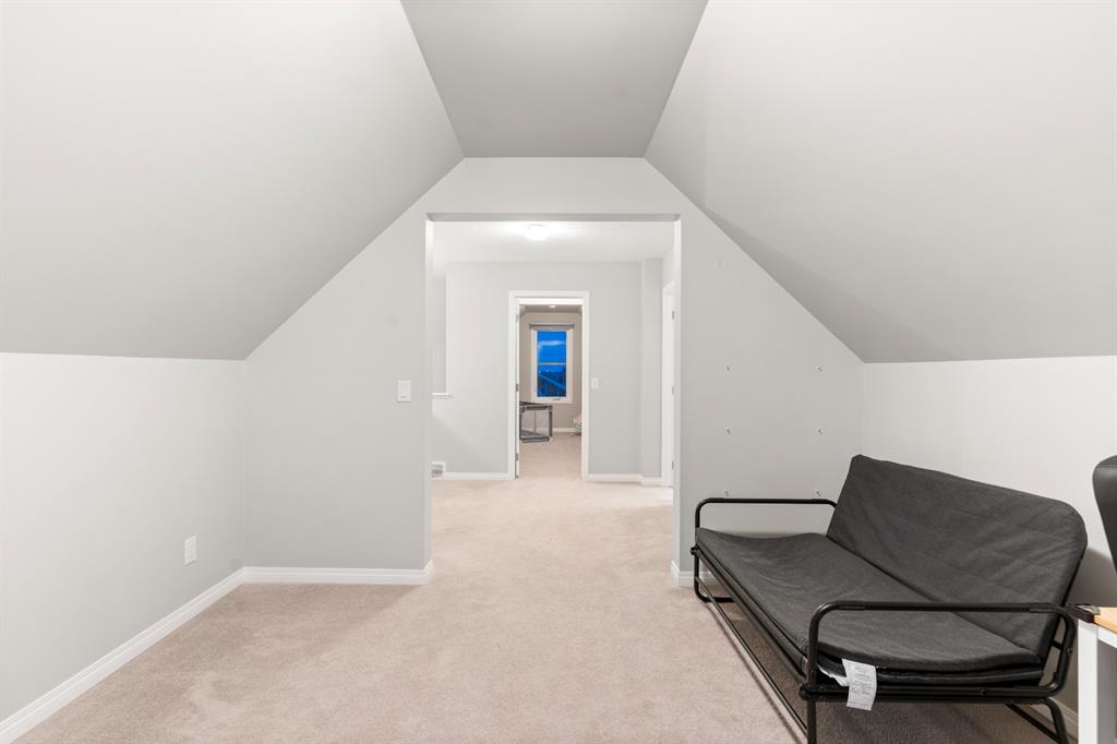 1065 Chinook Gate Heath SW