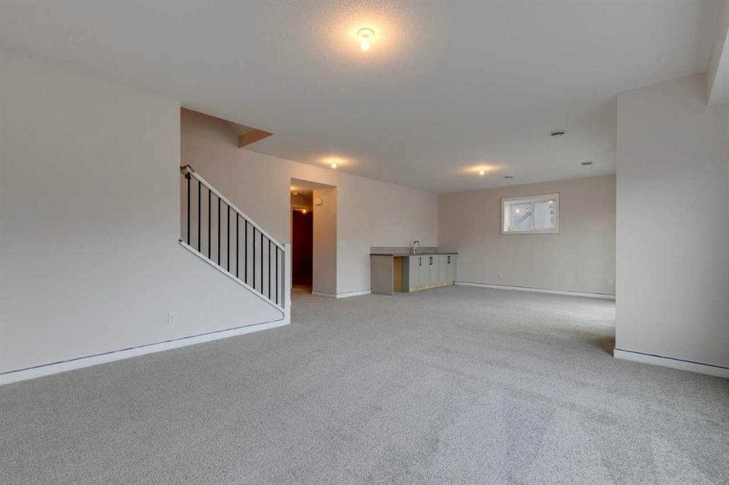 1160 Cranbrook Gardens SE
