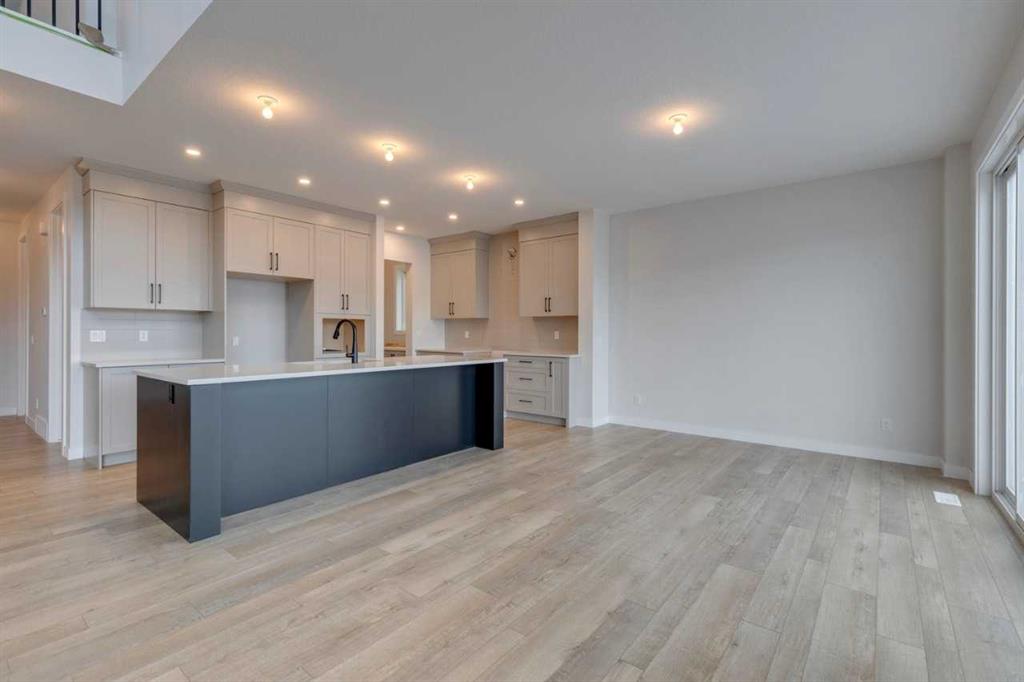 1160 Cranbrook Gardens SE