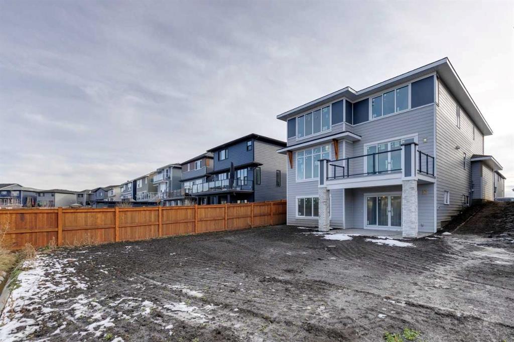 1160 Cranbrook Gardens SE