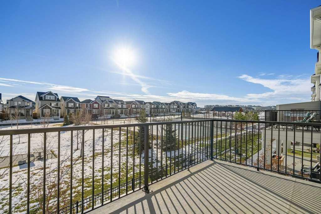 449 South Point Lane SW
