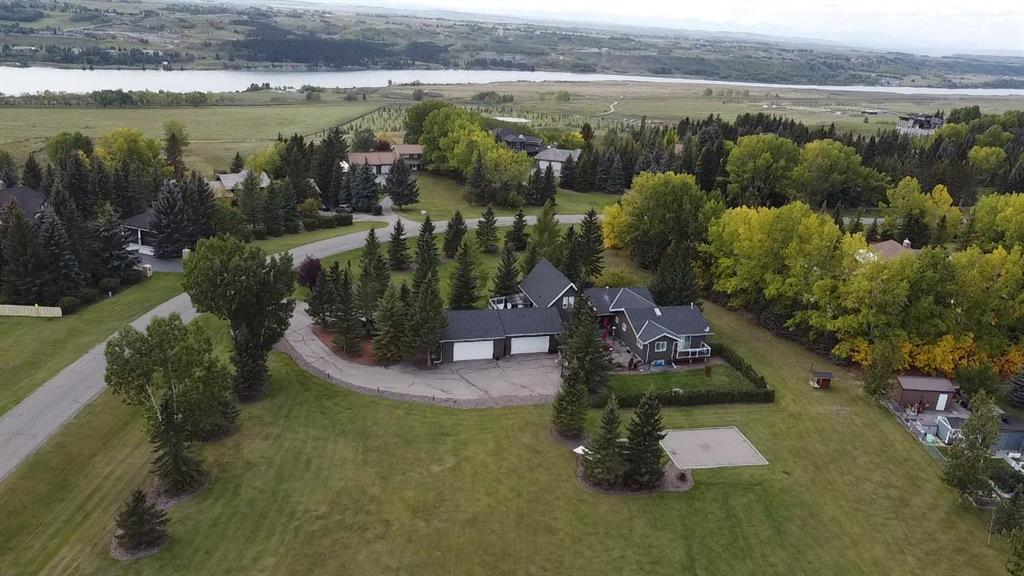 102 Bearspaw Village Crescent NW