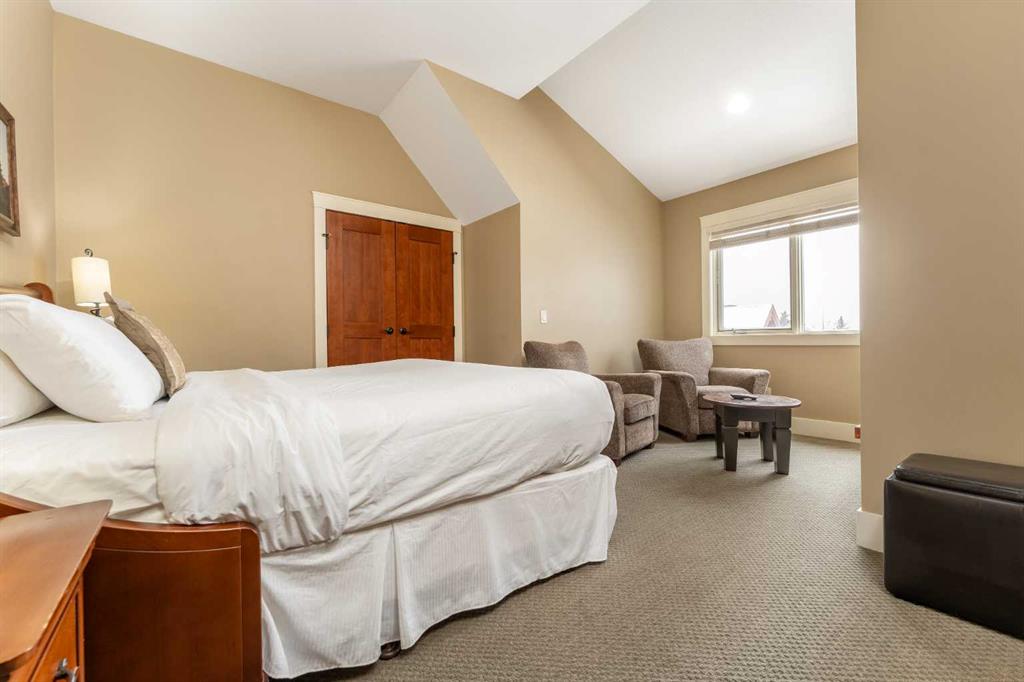 187 Kananaskis Way, #402