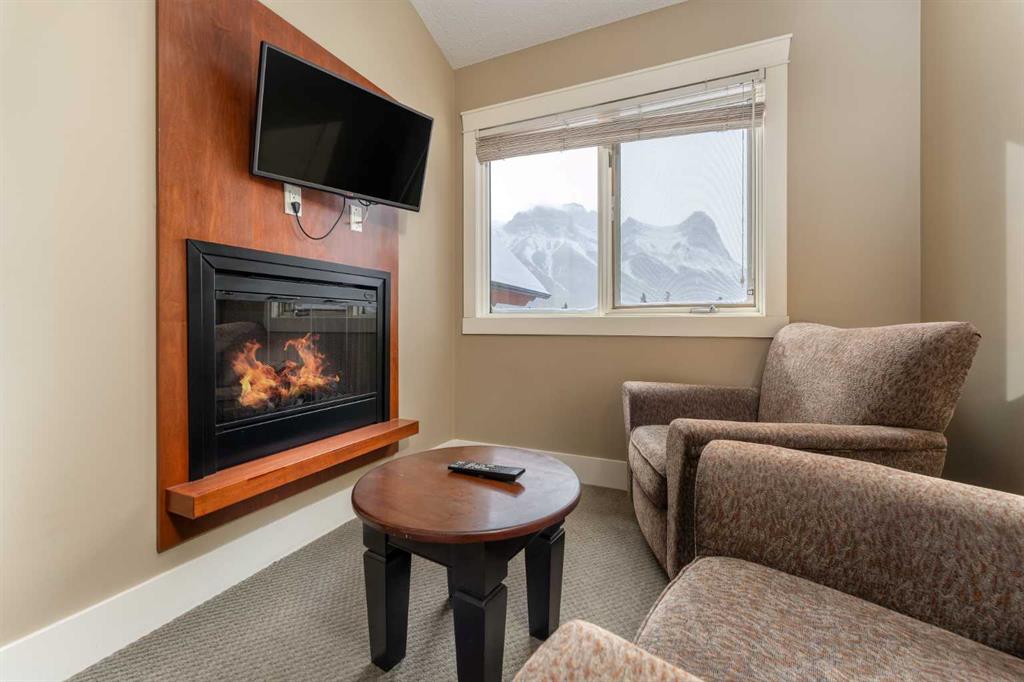 187 Kananaskis Way, #402