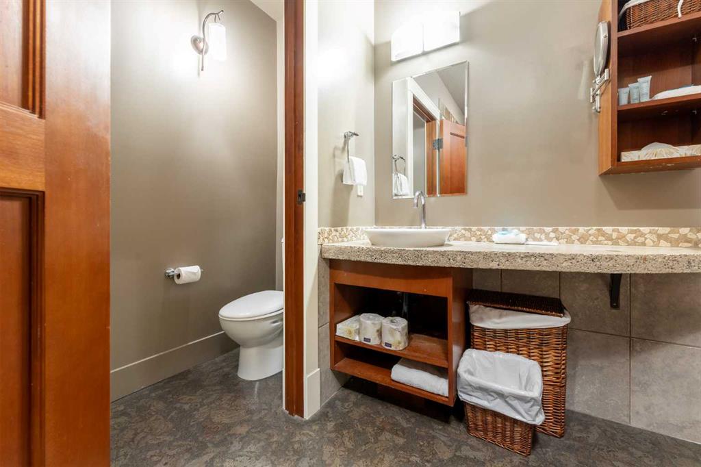 187 Kananaskis Way, #402