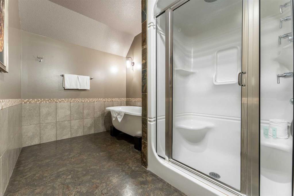 187 Kananaskis Way, #402