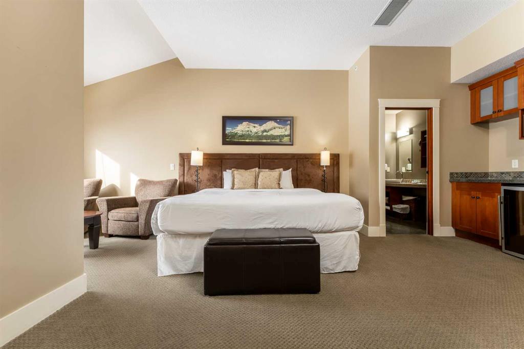187 Kananaskis Way, #402
