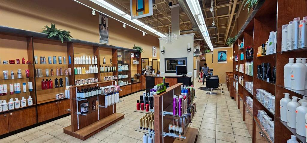 LISTING AGENT AIRDRIE