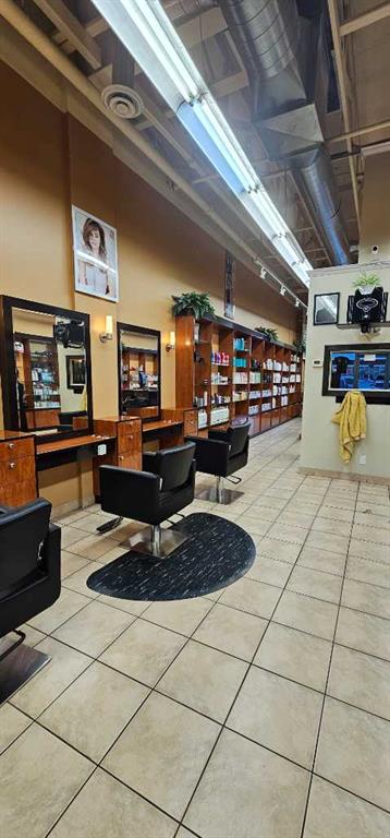 LISTING AGENT AIRDRIE