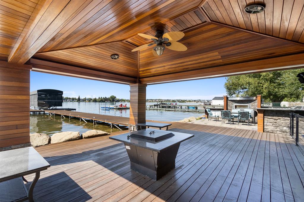 243 East chestermere Drive E