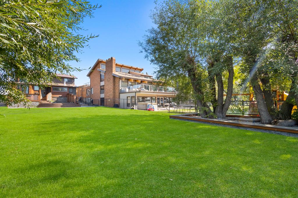 243 East chestermere Drive E