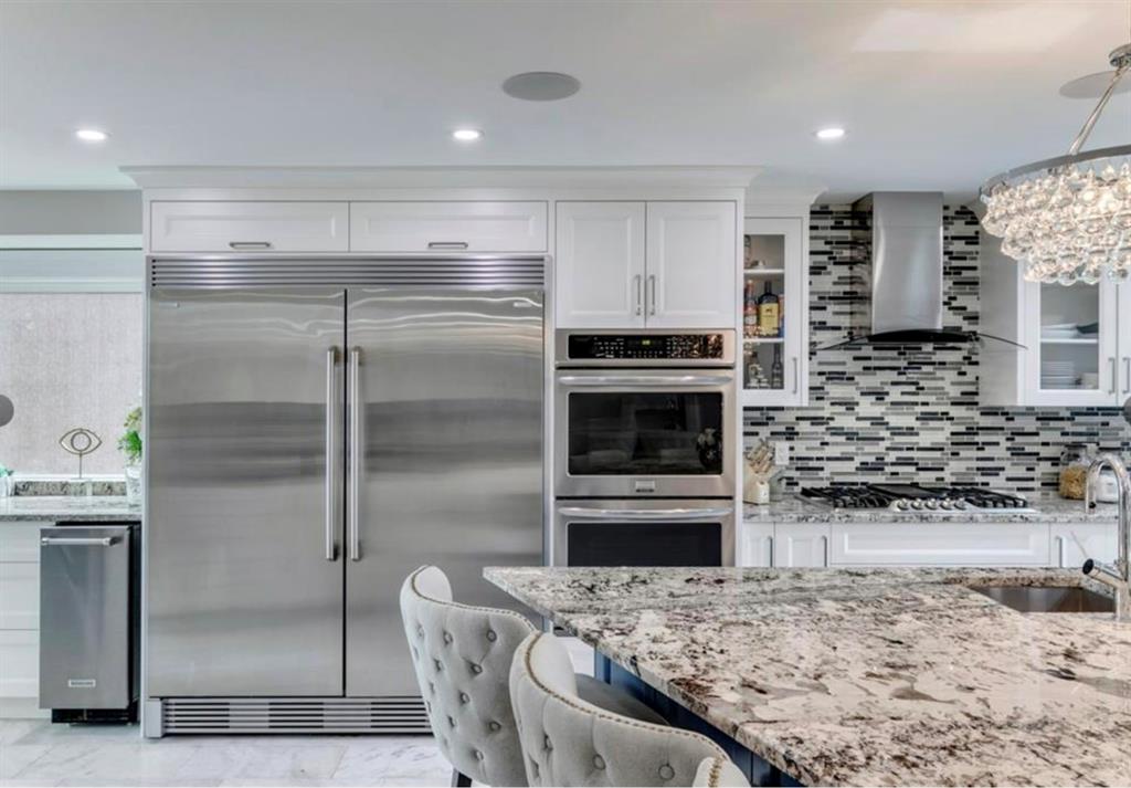 243 East chestermere Drive E