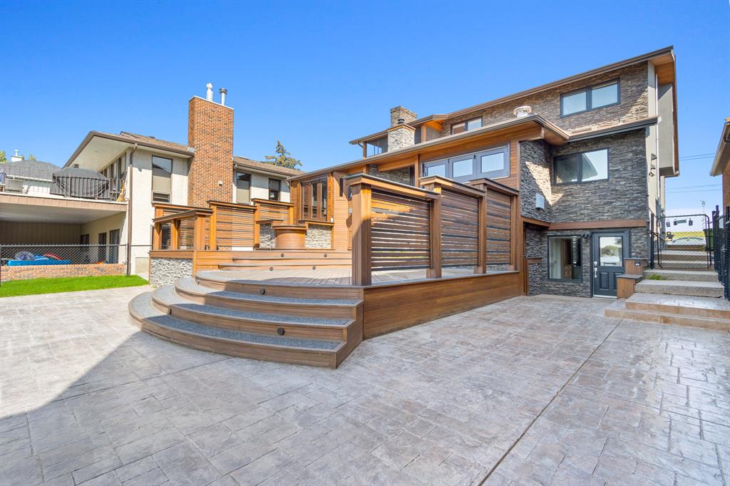 243 East chestermere Drive E