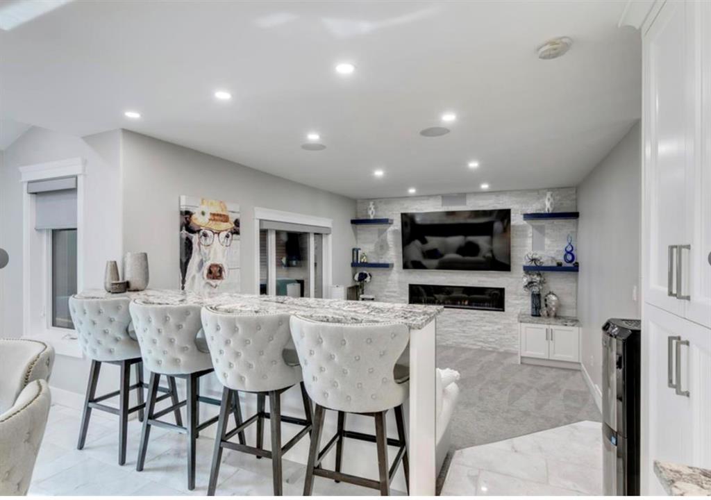 243 East chestermere Drive E