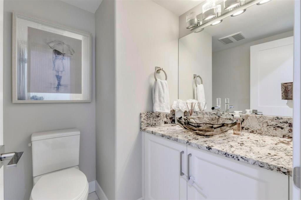 243 East chestermere Drive E